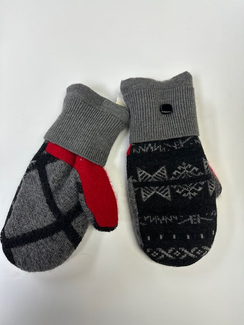 Load image into Gallery viewer, S&#39;mitten Mittens Handcrafted in VT
