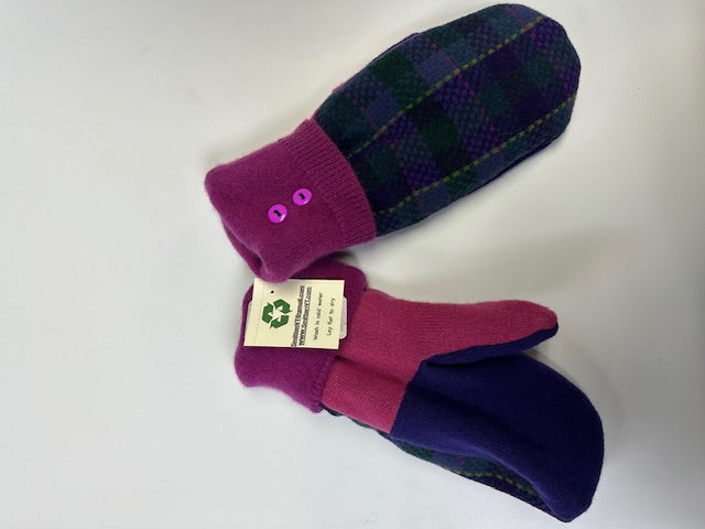 Load image into Gallery viewer, S&#39;mitten Mittens Handcrafted in VT
